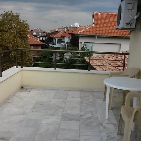 בית הארחה Lazuren Briag *